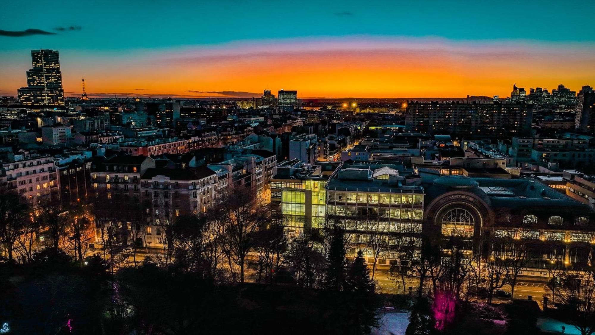 Voco Paris - Porte De Clichy By Ihg Dış mekan fotoğraf